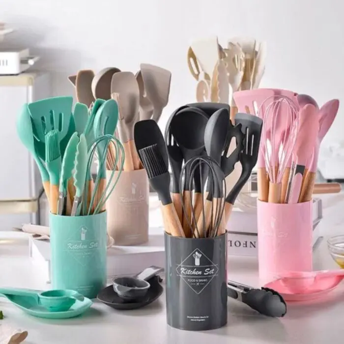 Conjunto de Utencílios de Silicone com Cabo de Madeira 12 Unidades Sortido - AM Decorações e Presentes - Imagem 2