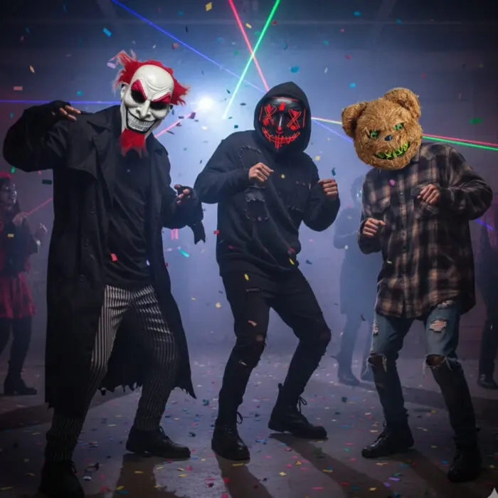 Máscara de Plástico com Led a Bateria - Personagens de Halloween - Imagem 1