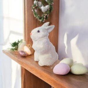 Coelho Decorativo Peluciado de Fibra Acrílica e Isopor para Páscoa 16cm - Rio Tijucas - Imagem 2