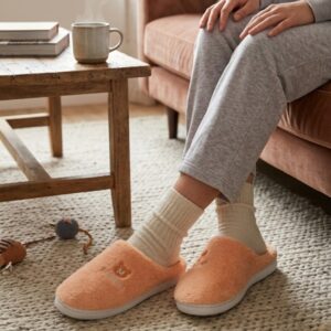 Pantufa Peluciada Fashion de Poliéster-Sortidos - Imagem 2